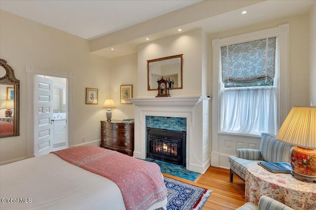 795 N Broadway, Saratoga Springs, NY 12866