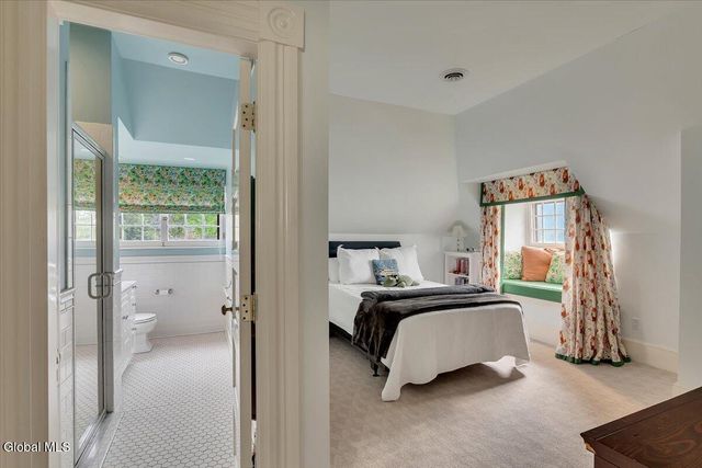 795 N Broadway, Saratoga Springs, NY 12866