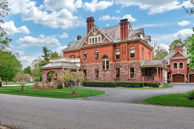 795 N Broadway, Saratoga Springs, NY 12866