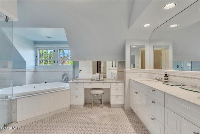 795 N Broadway, Saratoga Springs, NY 12866