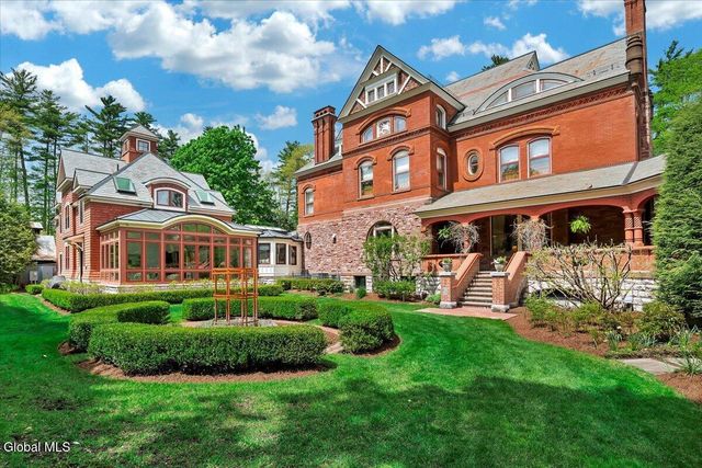 795 N Broadway, Saratoga Springs, NY 12866