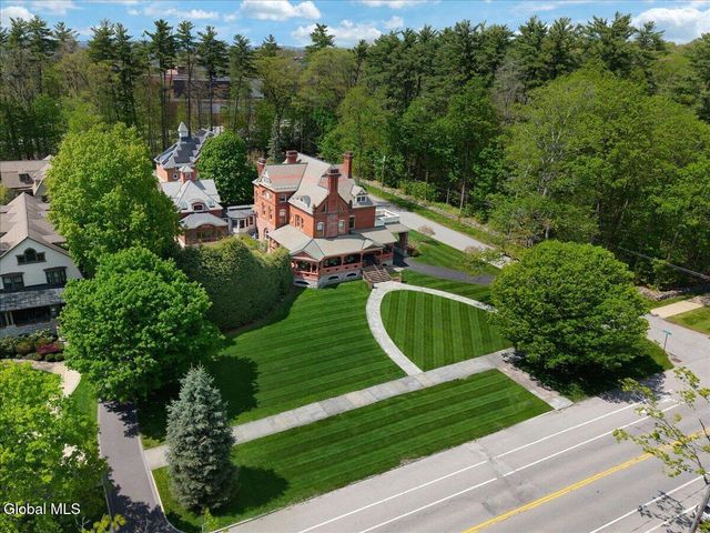 795 N Broadway, Saratoga Springs, NY 12866