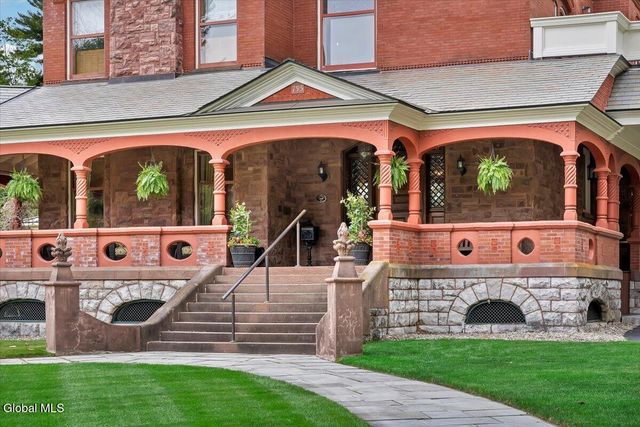 795 N Broadway, Saratoga Springs, NY 12866