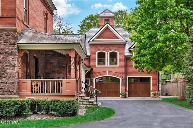 795 N Broadway, Saratoga Springs, NY 12866