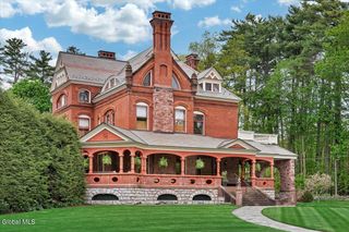 795 N Broadway, Saratoga Springs, NY 12866