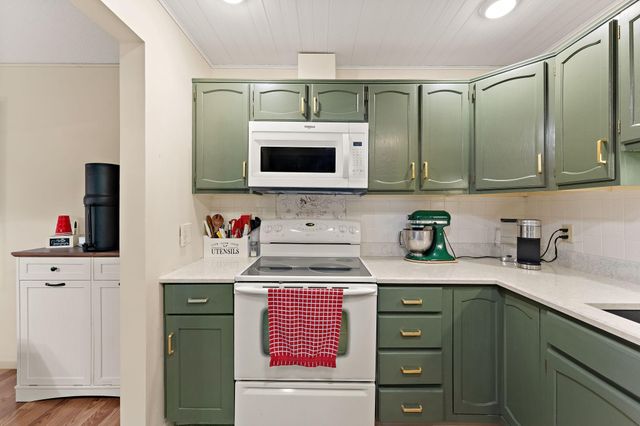 3090 Lexington Avenue N B5, Roseville, MN 55113