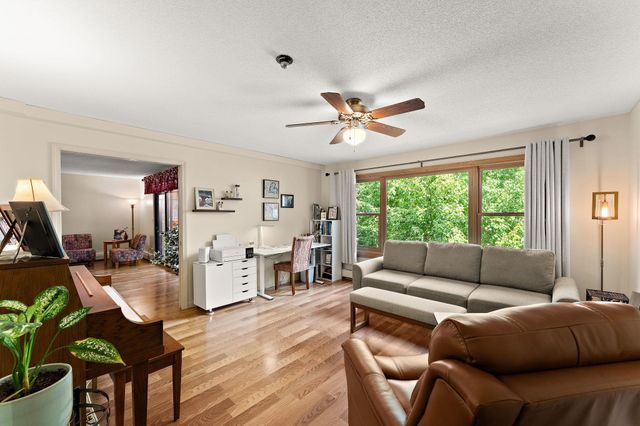 3090 Lexington Avenue N B5, Roseville, MN 55113