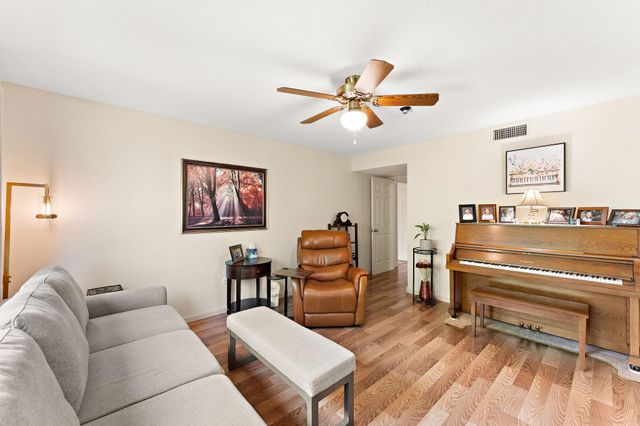 3090 Lexington Avenue N B5, Roseville, MN 55113