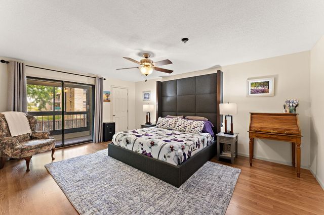 3090 Lexington Avenue N B5, Roseville, MN 55113