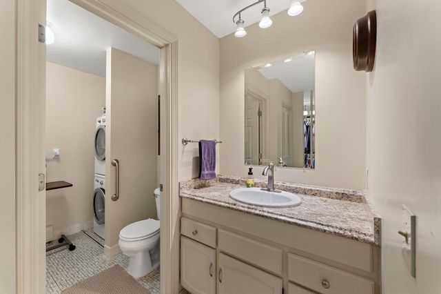 3090 Lexington Avenue N B5, Roseville, MN 55113