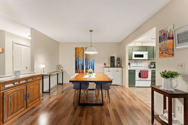 3090 Lexington Avenue N B5, Roseville, MN 55113