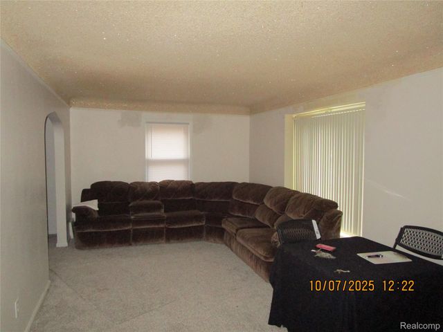 9236 Penrod Street, Detroit, MI 48228