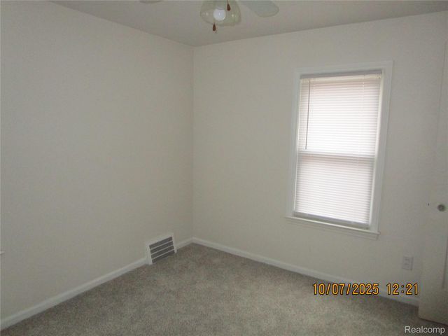 9236 Penrod Street, Detroit, MI 48228