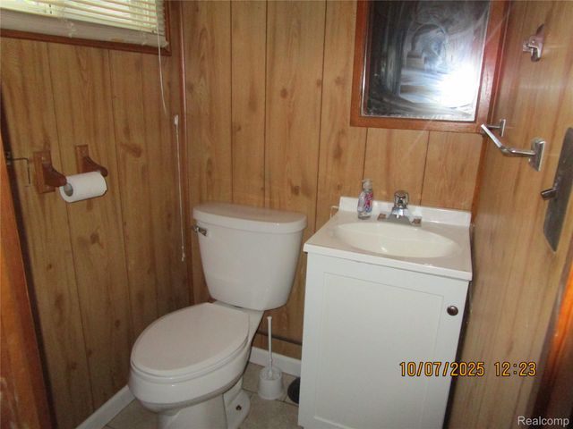 9236 Penrod Street, Detroit, MI 48228