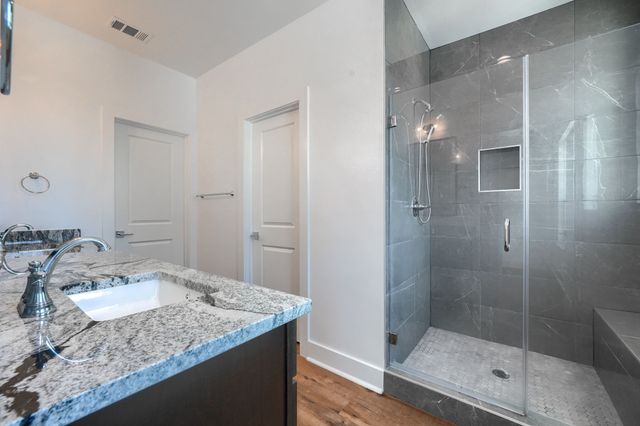 13325 Bee Street 406, Farmers Branch, TX 75234