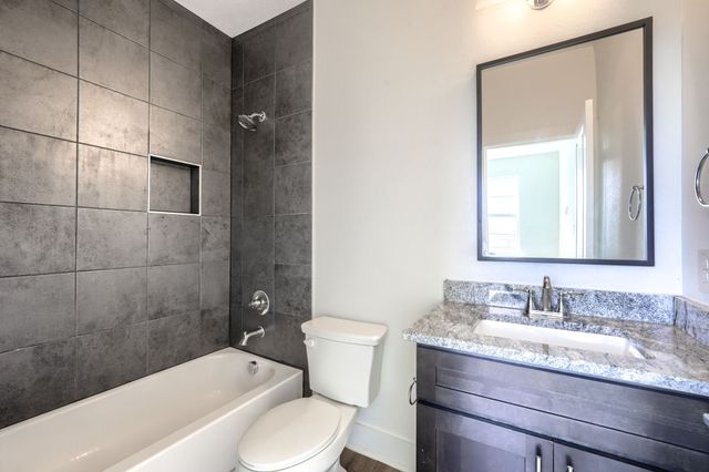 13325 Bee Street 406, Farmers Branch, TX 75234