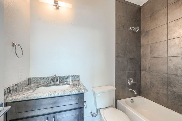 13325 Bee Street 406, Farmers Branch, TX 75234