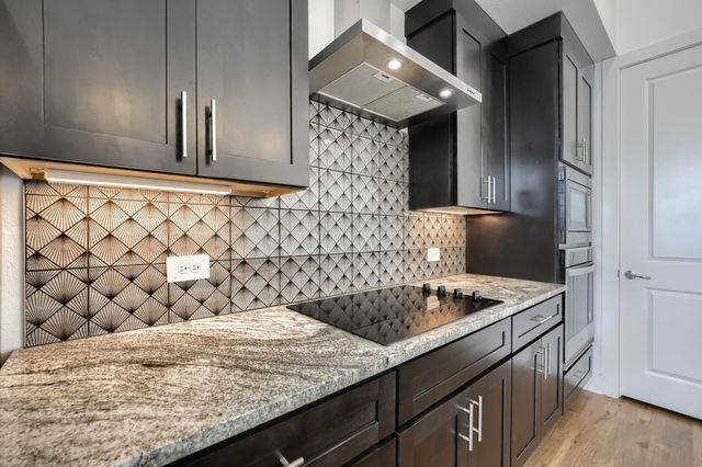 13325 Bee Street 406, Farmers Branch, TX 75234