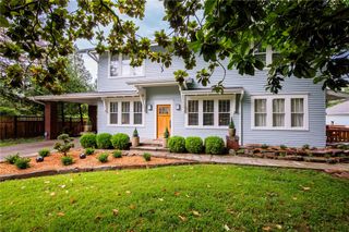 901 McCollum Drive, Bentonville, AR 72712