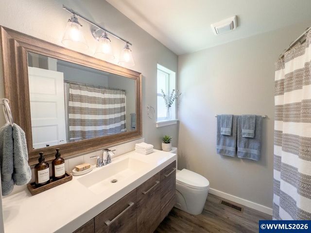 5219 Nightcap St SE, Salem, OR 97306