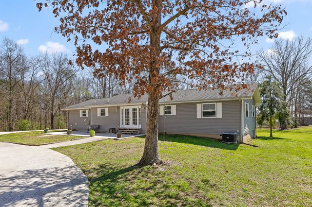 310 Daniels Road, Trenton, GA 30752