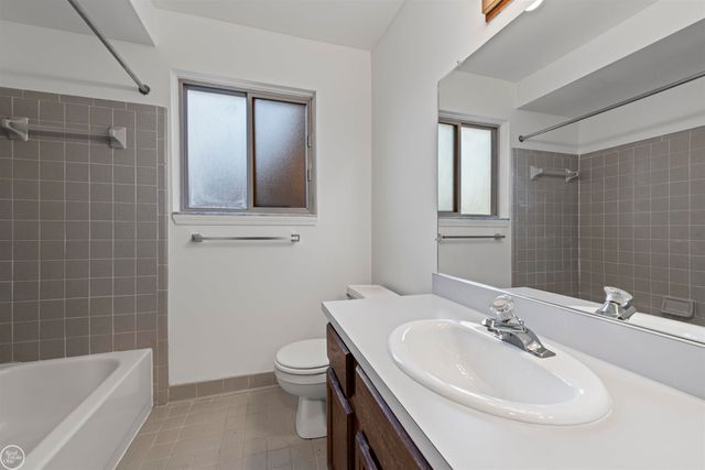 16996 Cristina Ct. Court, Mount Clemens, MI 48038