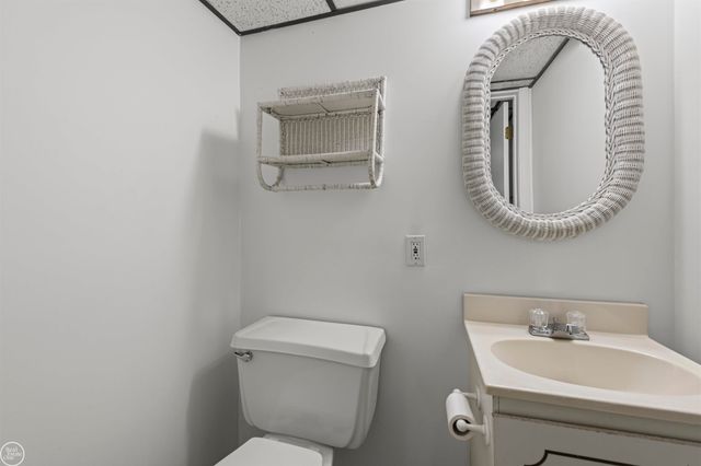 16996 Cristina Ct. Court, Mount Clemens, MI 48038