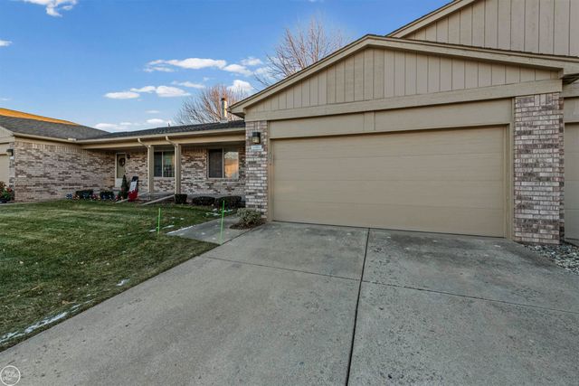 16996 Cristina Ct. Court, Mount Clemens, MI 48038