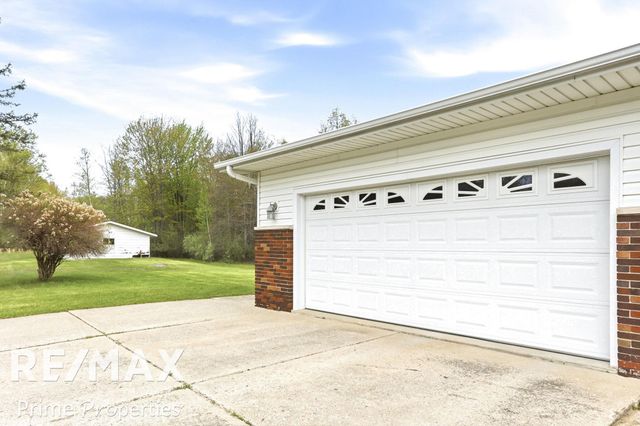 4301 Curtis Road, Bridgeport Twp, MI 48415