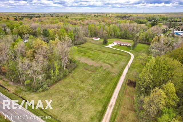 4301 Curtis Road, Bridgeport Twp, MI 48415