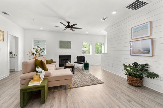 5924 S Congress Ave 114S, Austin, TX 78745