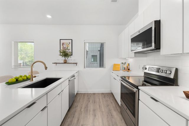 5924 S Congress Ave 114S, Austin, TX 78745