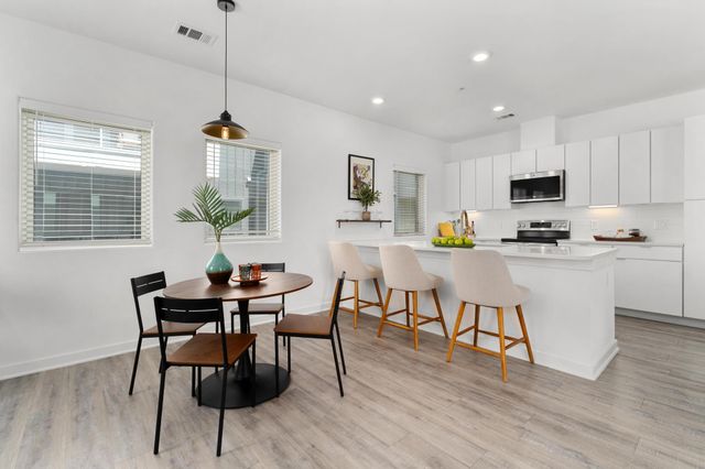 5924 S Congress Ave 114S, Austin, TX 78745