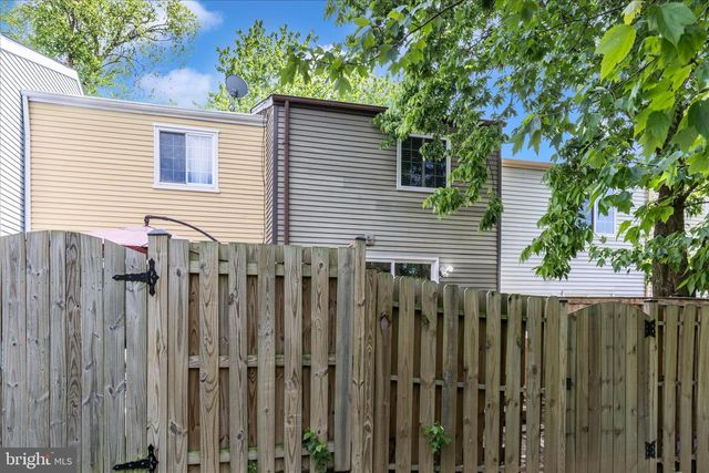 19453 BREEZEDALE LN, Germantown, MD 20876