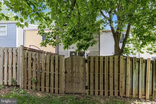 19453 BREEZEDALE LN, Germantown, MD 20876