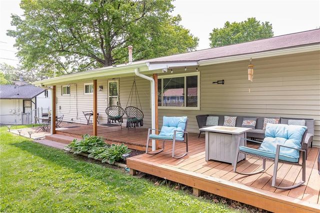 6306 W 77th Terrace, Prairie Village, KS 66204