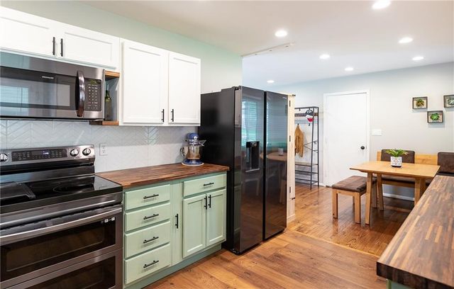 6306 W 77th Terrace, Prairie Village, KS 66204