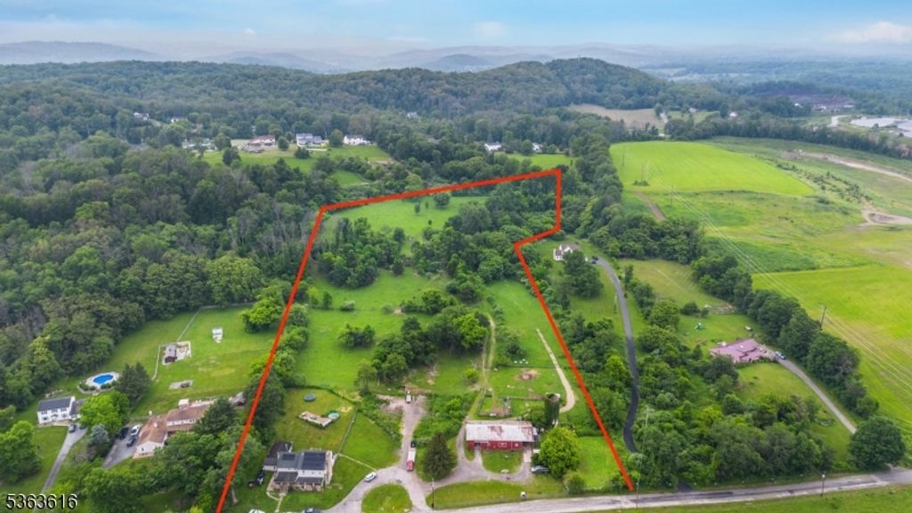 42 Pond School Rd, Wantage Twp., NJ 07461