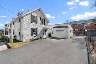 12 Lowell Place 1, Waltham, MA 02453