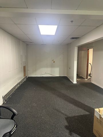 323 Newport Avenue, Quincy, MA 02170