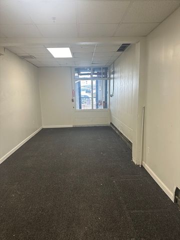 323 Newport Avenue, Quincy, MA 02170