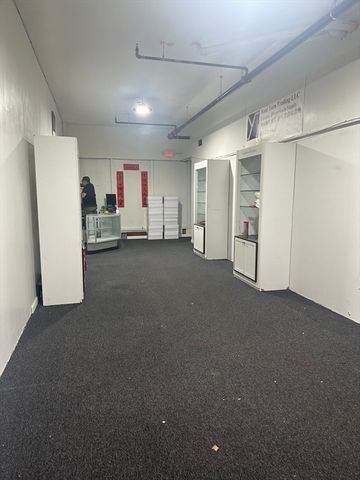 323 Newport Avenue, Quincy, MA 02170