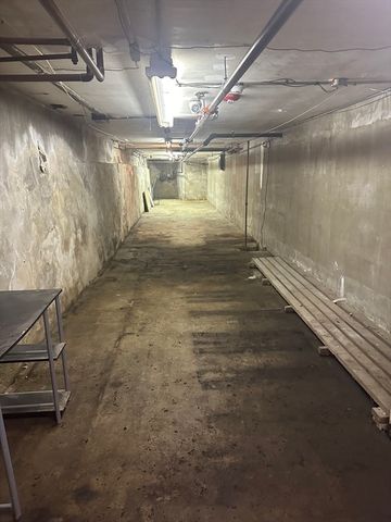 323 Newport Avenue, Quincy, MA 02170