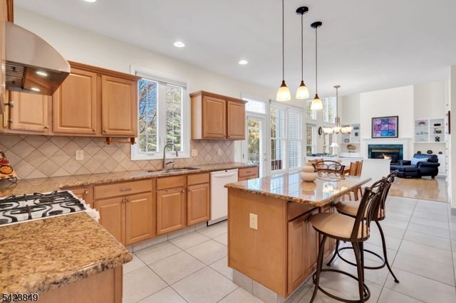 64 Bradley Ln, Bridgewater Twp., NJ 08807