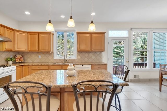 64 Bradley Ln, Bridgewater Twp., NJ 08807