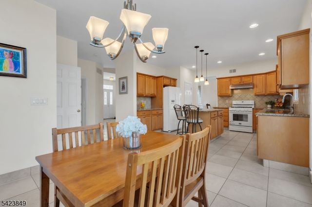 64 Bradley Ln, Bridgewater Twp., NJ 08807