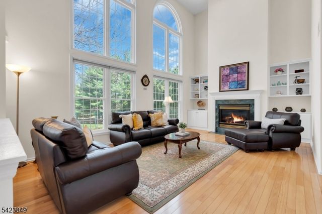 64 Bradley Ln, Bridgewater Twp., NJ 08807
