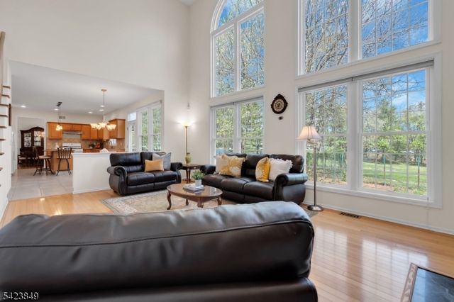 64 Bradley Ln, Bridgewater Twp., NJ 08807