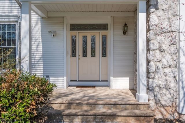 64 Bradley Ln, Bridgewater Twp., NJ 08807