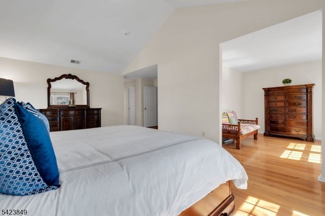 64 Bradley Ln, Bridgewater Twp., NJ 08807